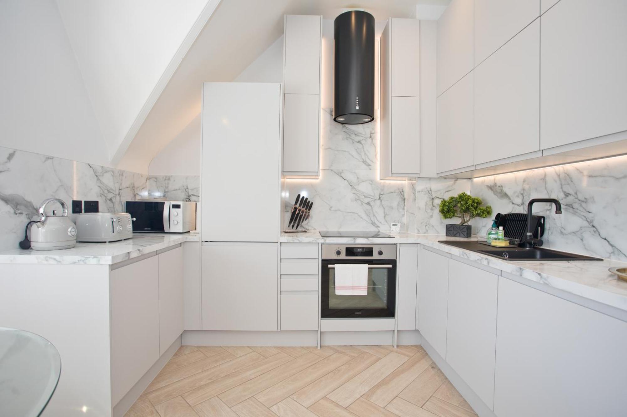 Ultra Stylish Apt Set In An Affluent Location Poole Eksteriør billede