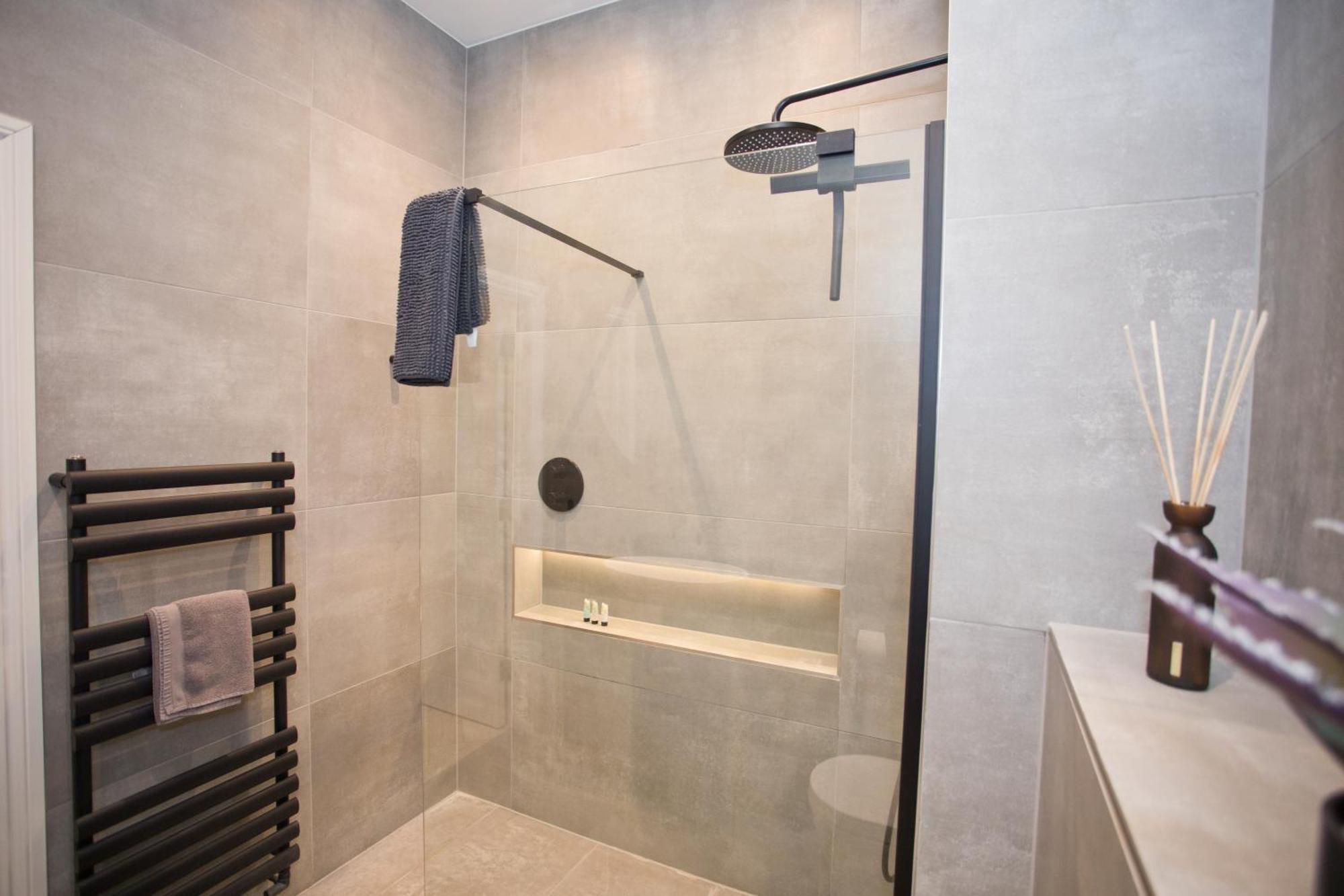 Ultra Stylish Apt Set In An Affluent Location Poole Eksteriør billede